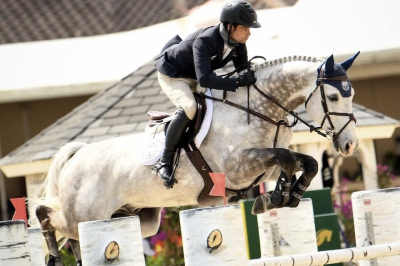 Winner circle for Bel Star at WEF